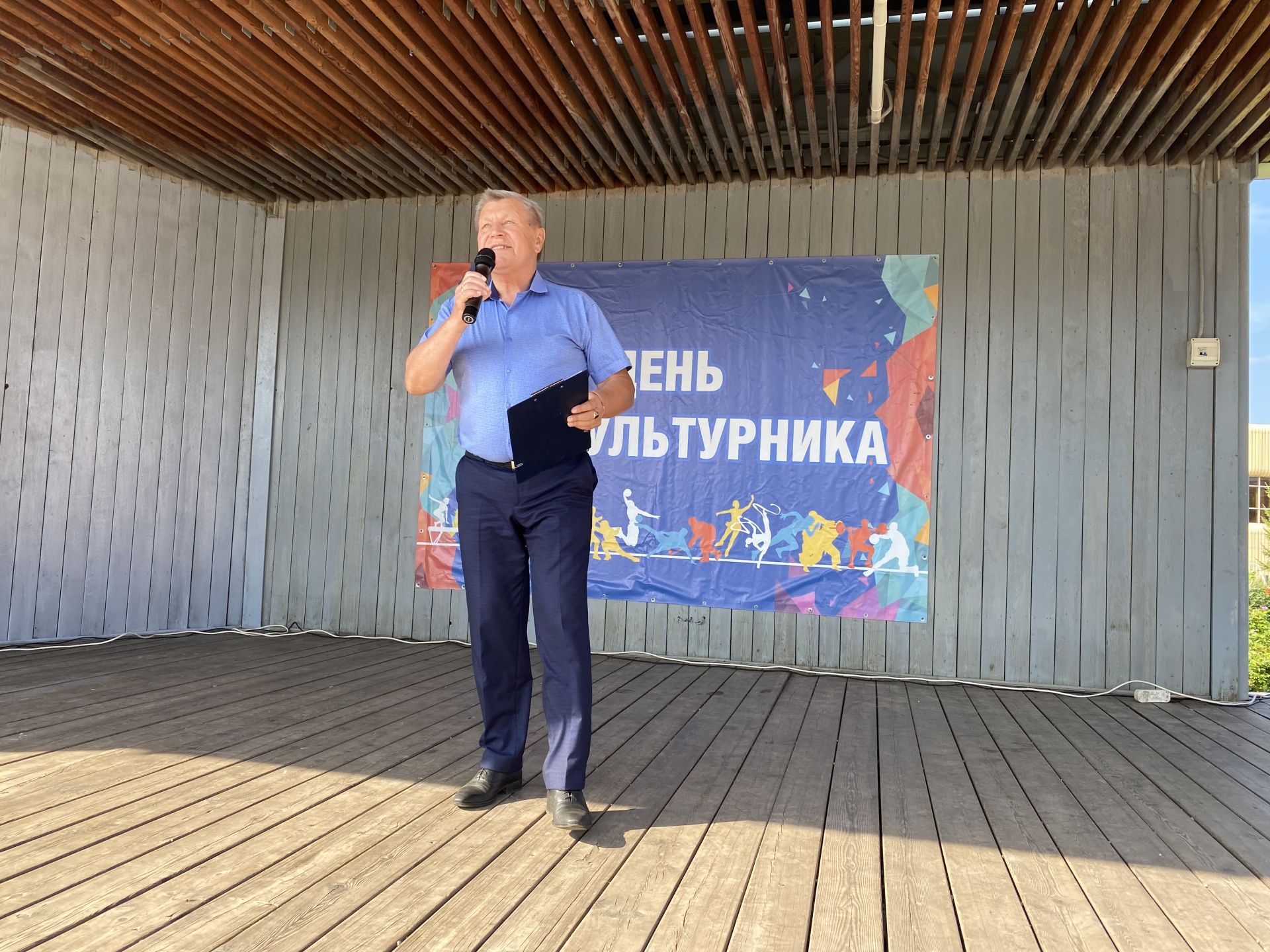 Отличившихся спортсменов и тренеров наградили в День физкультурника в Чистополе