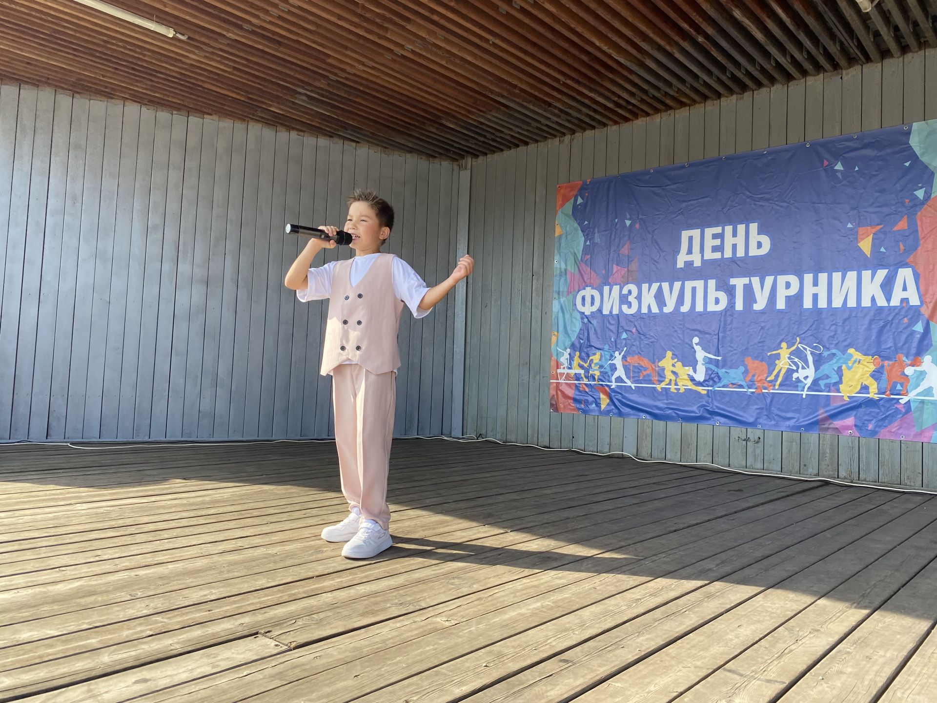 Отличившихся спортсменов и тренеров наградили в День физкультурника в Чистополе