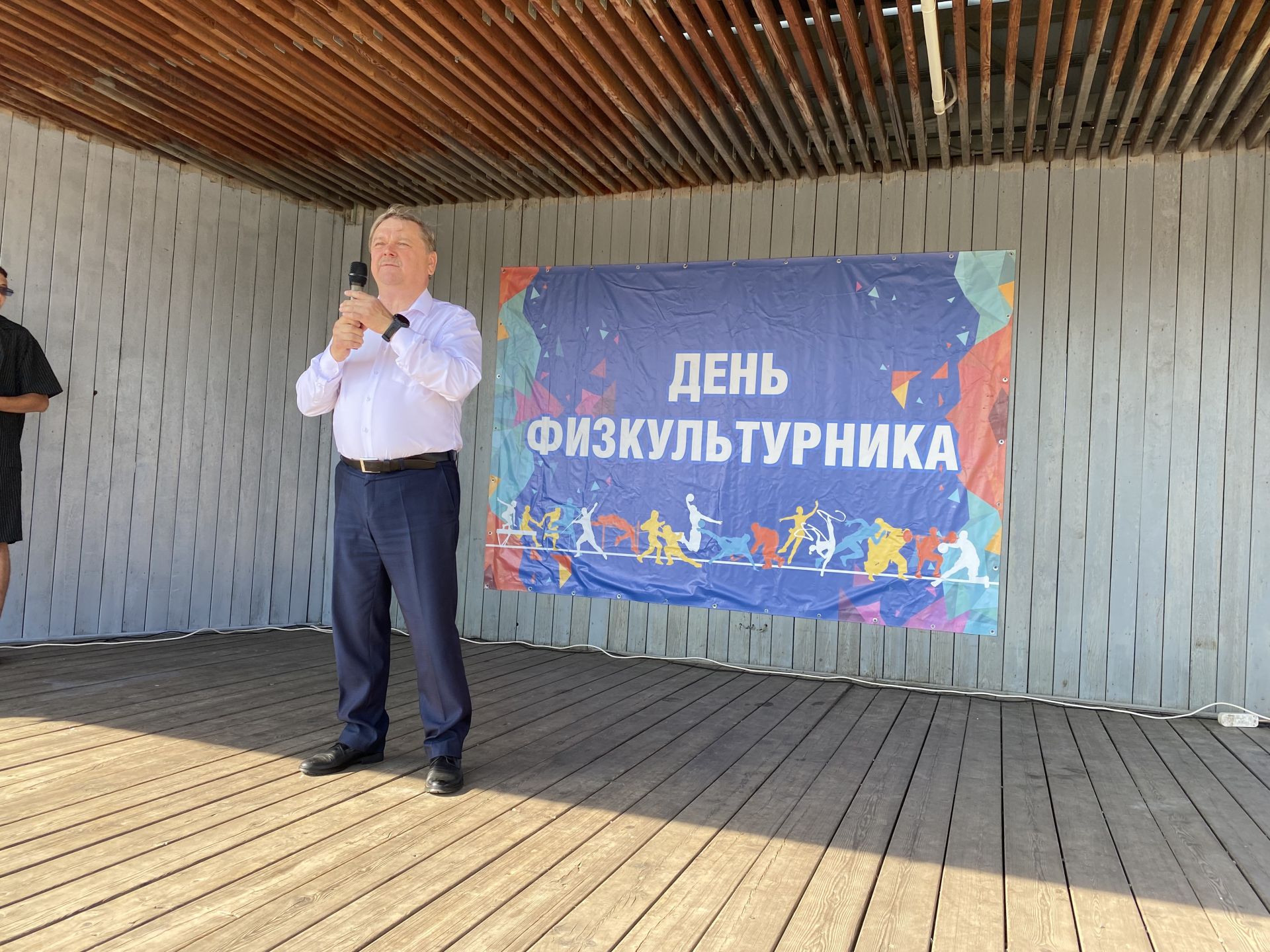 Отличившихся спортсменов и тренеров наградили в День физкультурника в Чистополе