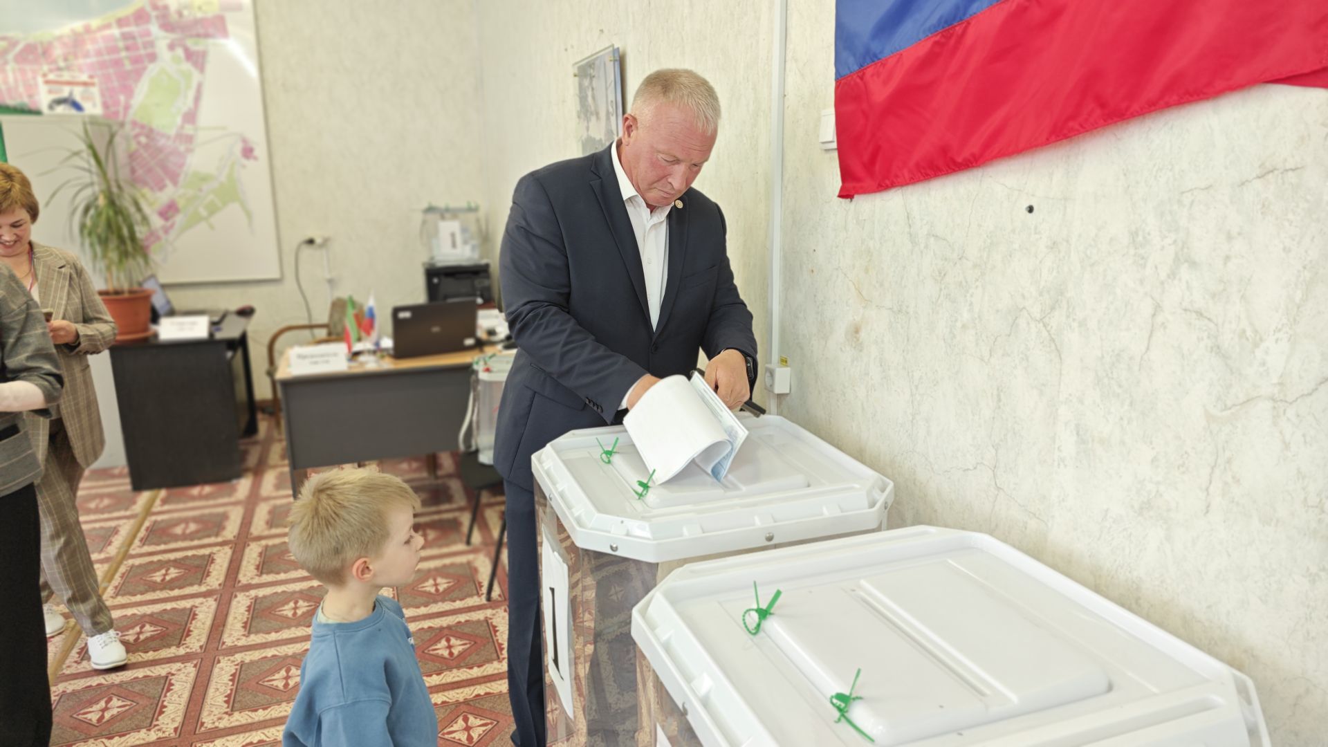Глава Чистопольского района проголосовал на выборах в Госдуму