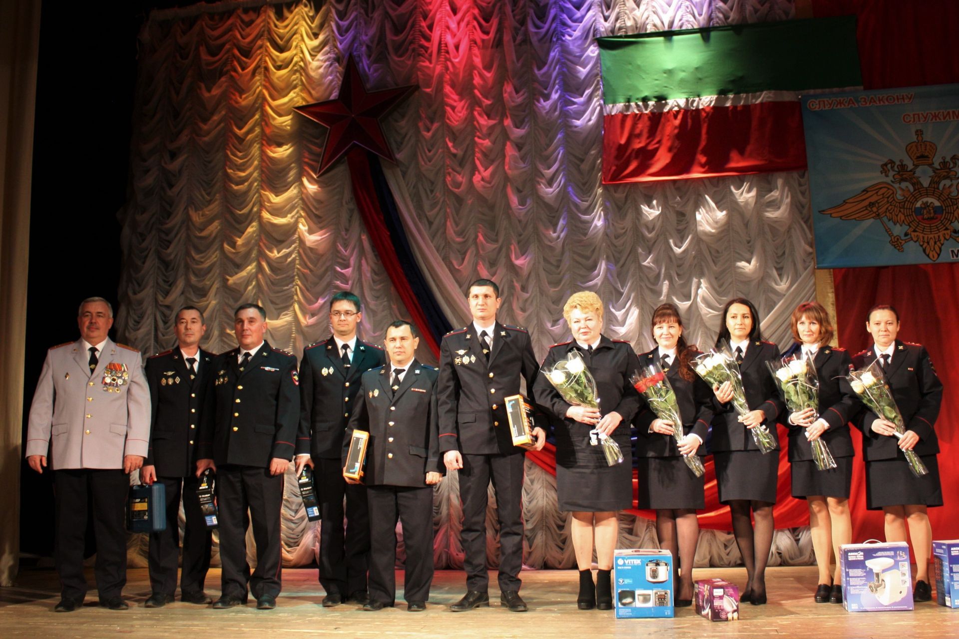 Чистопольская полиция отметила 100-летие службы праздничным концертом