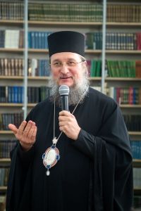 Епископ Пахомий рассказал, как книги помогали ему в жизни