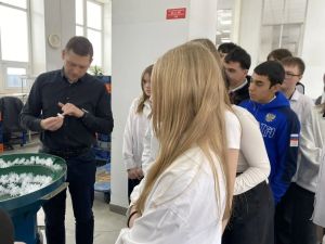 Чистопольским школьникам показали, как производят водосчетчики