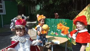 В Детской библиотеке Чистополя состоялся кукольный спектакль под открытым небом
