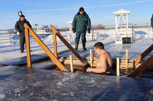 Православие динендәгеләр Крещениене билгеләп үттеләр
