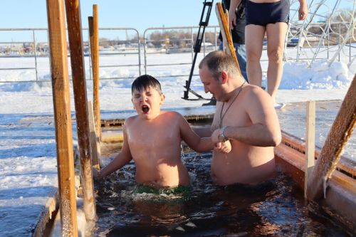 Православие динендәгеләр Крещениене билгеләп үттеләр