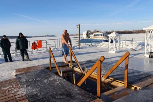 Православие динендәгеләр Крещениене билгеләп үттеләр