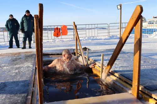 Православие динендәгеләр Крещениене билгеләп үттеләр