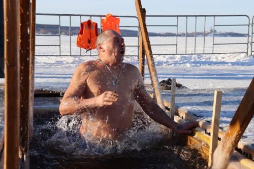 Православие динендәгеләр Крещениене билгеләп үттеләр