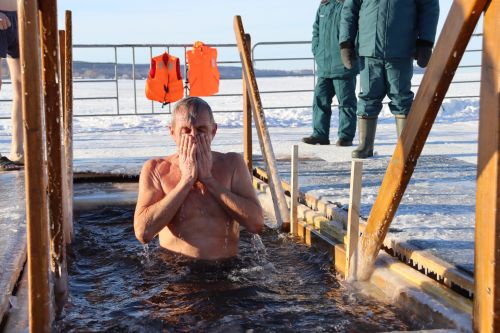Православие динендәгеләр Крещениене билгеләп үттеләр