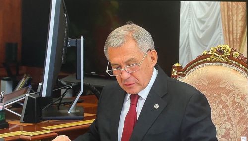 Минниханов доложил Путину, что республика ведет большую работу по доставке гуманитарной помощи
