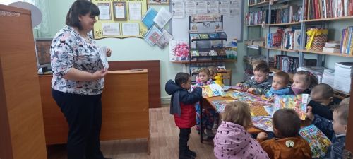 Для дошкольников чистопольского села прошла экскурсия-знакомство в библиотеке