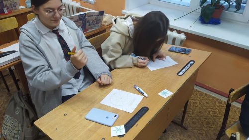 Чистопольские школьники с помощью колеса жизни строили планы на 2024 год