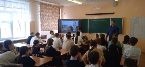 Для чистопольских школьников провели урок мужества