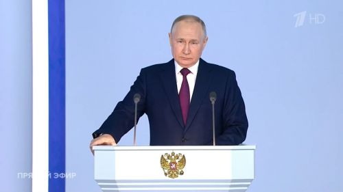 Президент России выступает с Посланием Федеральному Собранию