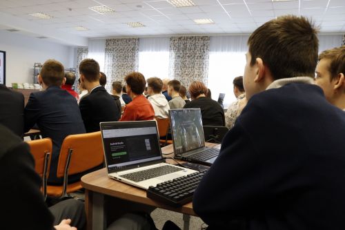 Чистопольские школьники создавали идеи механизмов по разработке цифровых решений на конкурсе Tatar Hack