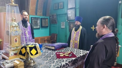 В чистопольском храме совершены великопостные богослужения и Литургия Преждеосвященных Даров