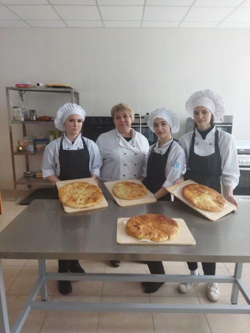 Чистопольские студенты приготовили пироги осетинской кухни «Картоджан»