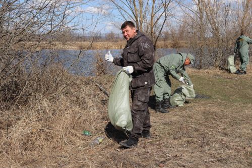 Более 15 мешков мусора собрали с территории чистопольского заказника