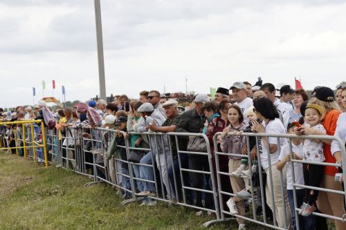 На чистопольском ипподроме состоялись конные скачки (фоторепортаж)