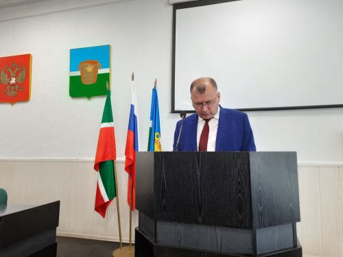 Авыл җирлекләренең генераль планы,җирдән файдалану кагыйдәләре расланды,район Советы карарларына үзгәрешләр кертелде