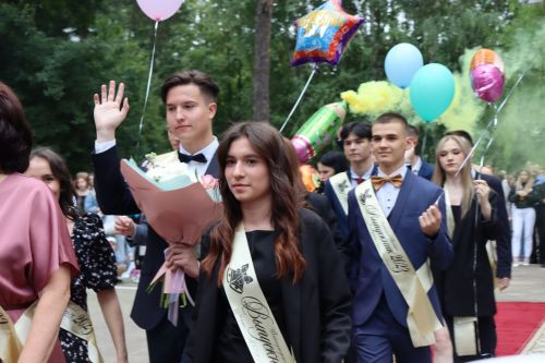 В Чистополе прошел выпускной бал (фоторепортаж)