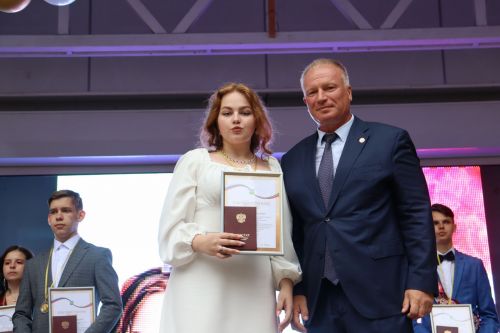 В Чистополе прошел выпускной бал (фоторепортаж)
