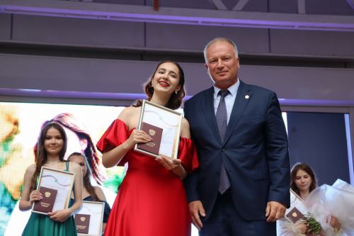 В Чистополе прошел выпускной бал (фоторепортаж)