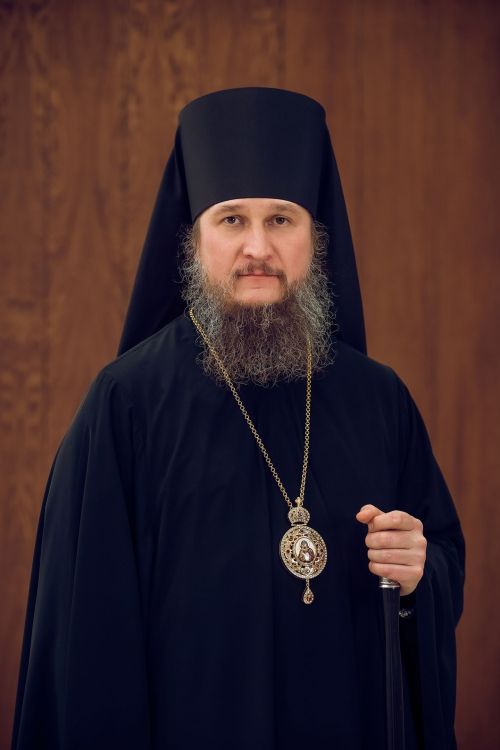 Епископ Пахомий рассказал, можно ли убираться в праздничные дни