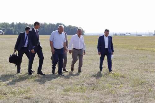Чистай районына эш сәфәре белән РФ авыл хуҗалыгы министры Дмитрий Патрушев һәм ТР Рәисе Рөстәм Миңнеханов килеп киттеләр