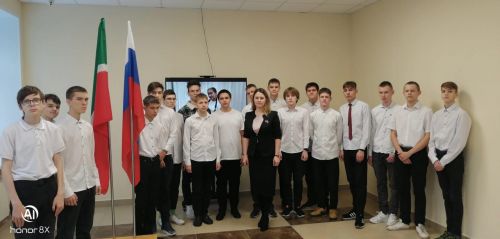 Чистай студентлары сугышчыларга ярдәм итү өчен күңел ачулардан баш тартканнар