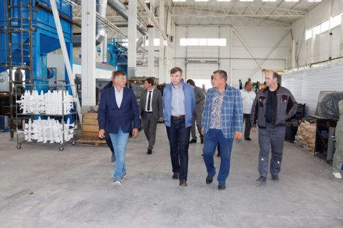 ТРның икътисад министры Мидхәт Шаһиәхмәтов Чистайның яңа предприятиеләре эше белән танышты