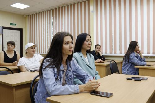 Ярты ел машина йөртү стажы булган Анастасия Шумкова көндәшләрен узып «Автоледи» конкурсында җиңү яулады