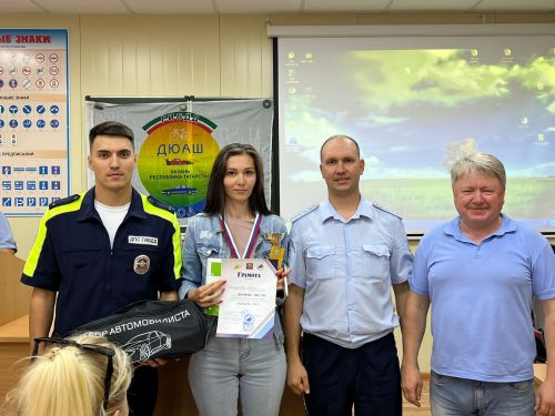Ярты ел машина йөртү стажы булган Анастасия Шумкова көндәшләрен узып «Автоледи» конкурсында җиңү яулады