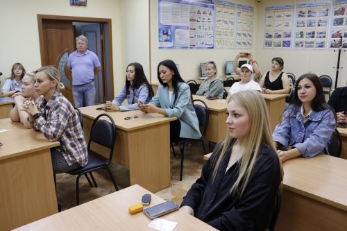 Ярты ел машина йөртү стажы булган Анастасия Шумкова көндәшләрен узып «Автоледи» конкурсында җиңү яулады