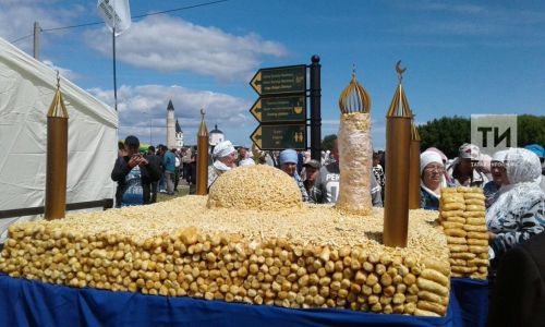 В Зеленодольске испекли чак-чак весом больше 173 кг
