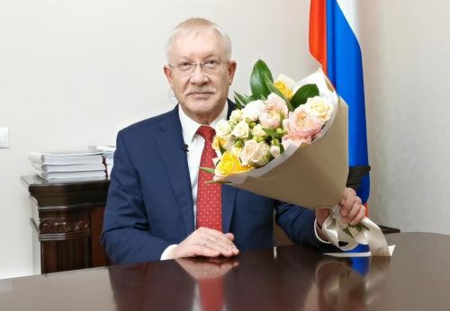Депутат Госдумы РФ Олег Морозов поздравляет с Днём семьи, любви и верности