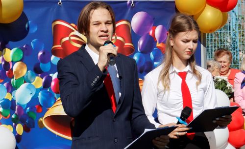 В гимназии № 1 Чистополя отпраздновали День знаний (фоторепортаж)