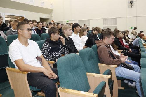 Чистопольские депутаты встретились с молодежью города и района