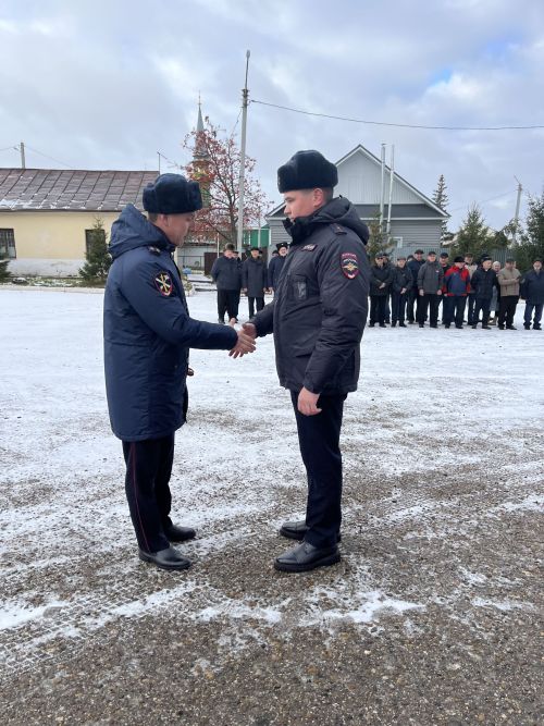 В Чистополе в честь профессионального праздника сотрудникам полиции вручили награды