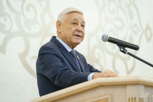 Председатель Госсовета РТ Фарид Мухаметшин поздравил жителей республики с Днем Государственного герба