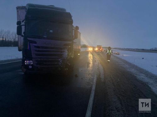 В массовом ДТП погиб водитель фуры из Актаныша, который возил грузы на СВО