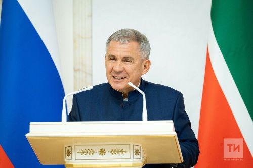 Раис Республики Татарстан Рустам Минниханов поздравляет с Днём российской науки