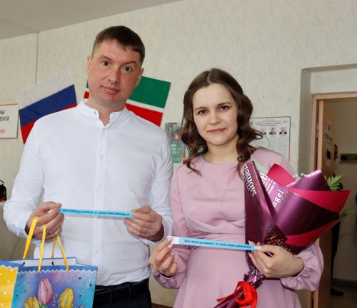 Чистайдан яшь пар туйлары көнендә сайлауларда катнашты