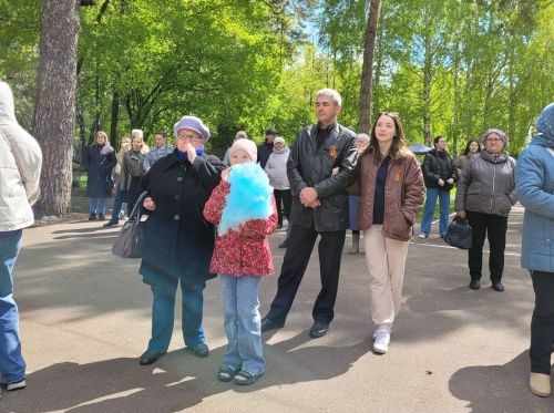 Чистопольцы празднуют День Победы (фоторепортаж)