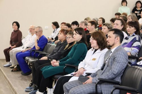 Руководитель исполкома Чистопольского района Эдуард Хасанов встретился с медицинским персоналом ЦРБ