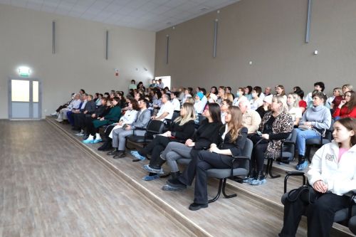 Руководитель исполкома Чистопольского района Эдуард Хасанов встретился с медицинским персоналом ЦРБ