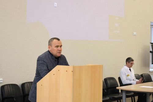 Руководитель исполкома Чистопольского района Эдуард Хасанов встретился с медицинским персоналом ЦРБ