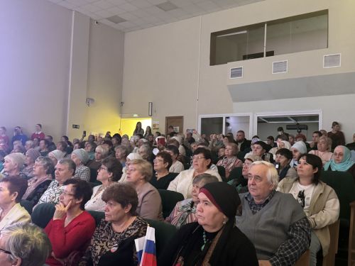 Волонтерское движение «Чистополь — фронту» отметило день рождения праздничным концертом