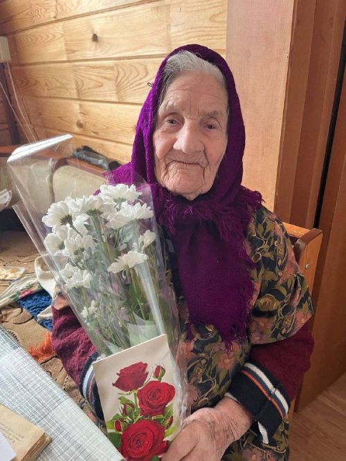 В Чистополе труженица тыла принимала поздравления с 95-летием